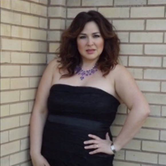 👑#23 🛍!!HOST PICK!!🛍 Lace Strapless Dress-1X (Clearance) - Picture 6 of 10